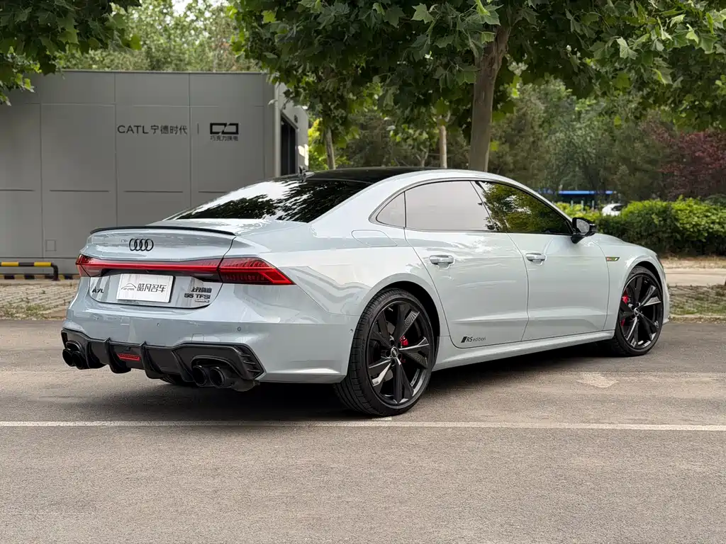 Audi A7L 2024 55 TFSI quattro RS