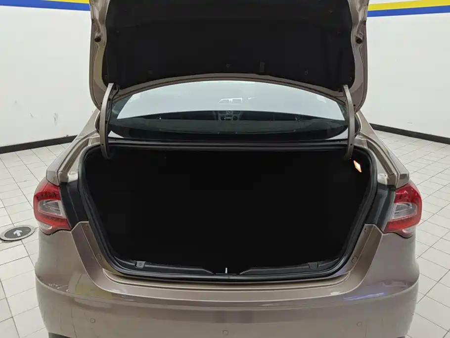 Zhonghua H530 — миниатюра 4