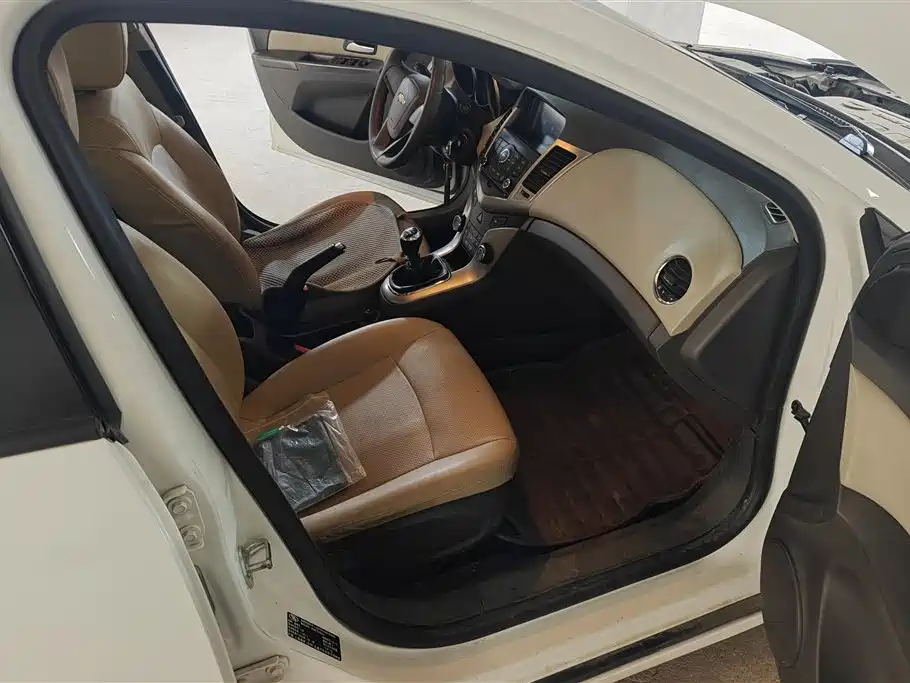Chevrolet Cruze 2015 1.5L SL MT