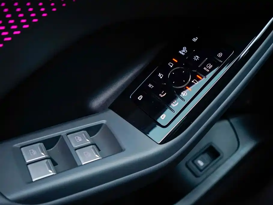 Audi Q6L e-tron