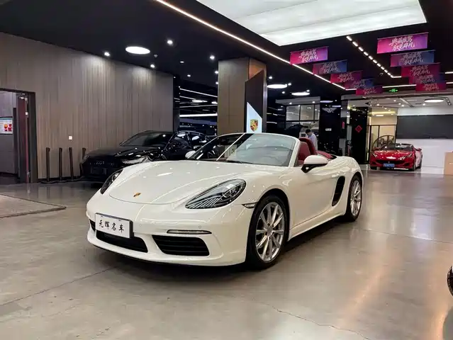PORSCHE 718