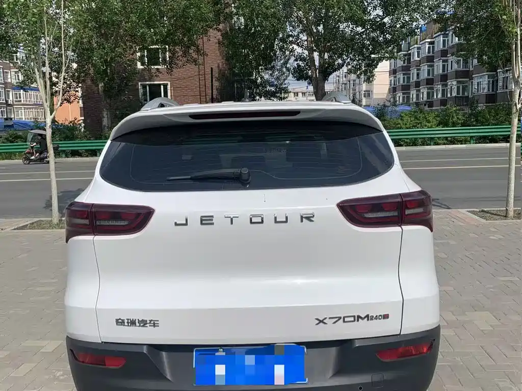 JETOUR X70 2022 1.5T DCT 5 мест