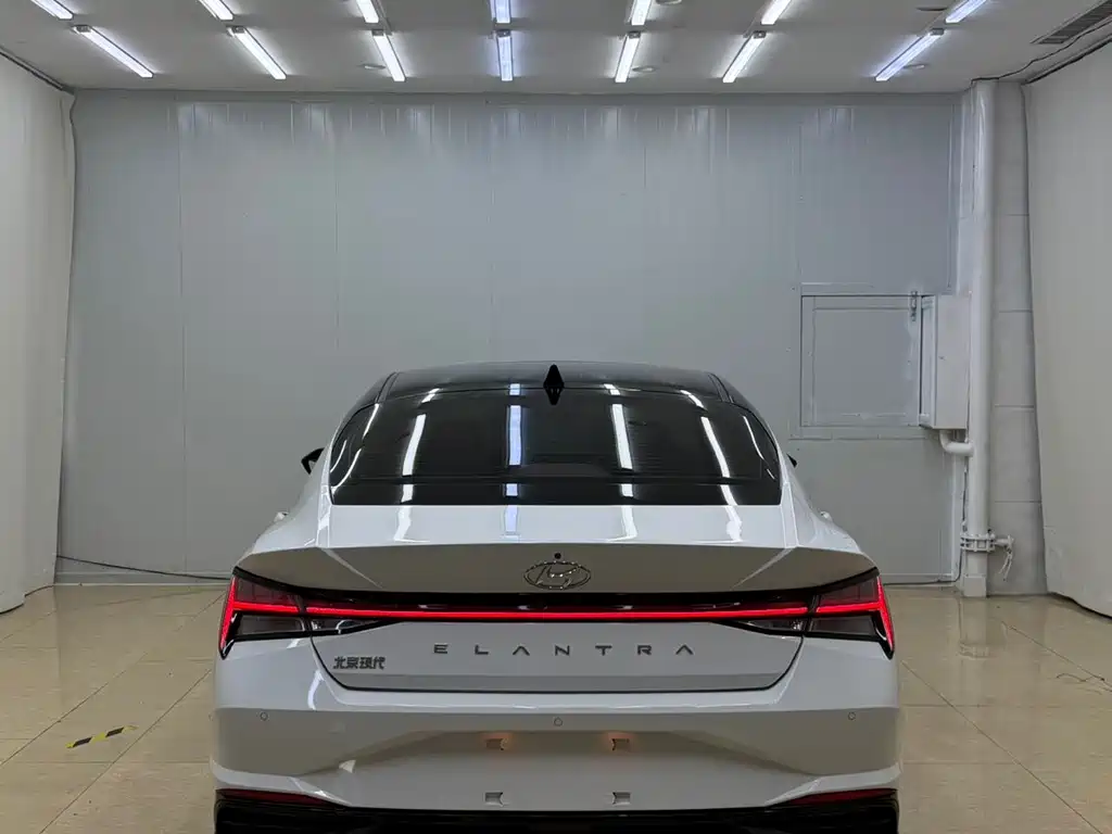 Hyundai Elantra — миниатюра 5