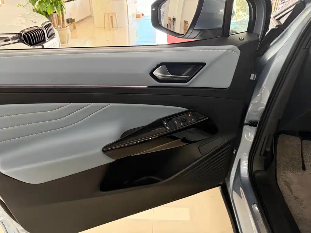 Volkswagen ID.4 X 2025 Smart