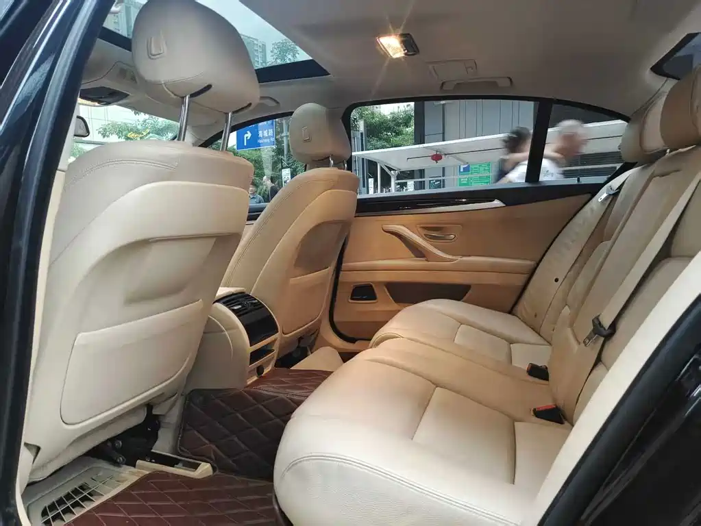 BMW 5 Series — миниатюра 5