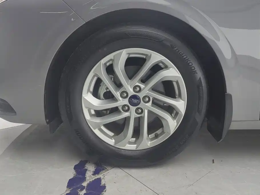 Ford Mondeo — миниатюра 5