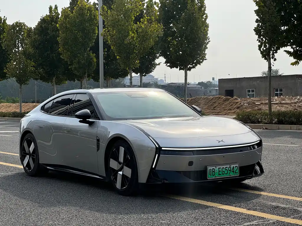 XPeng P7 — миниатюра 3