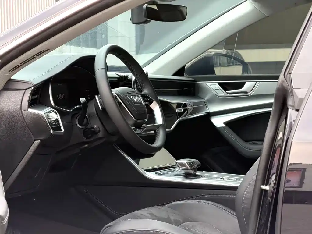 Audi A7L 2024 45TFSI S-line