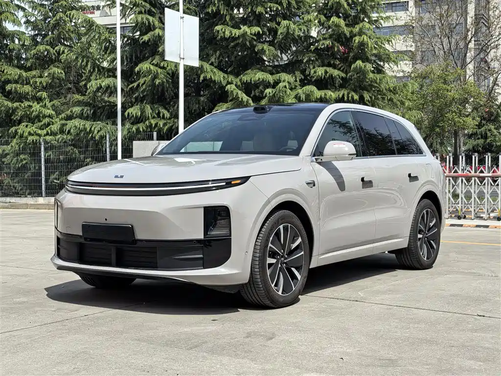 Li Auto Li L6 2025