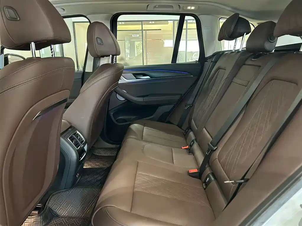 BMW X3 — миниатюра 9