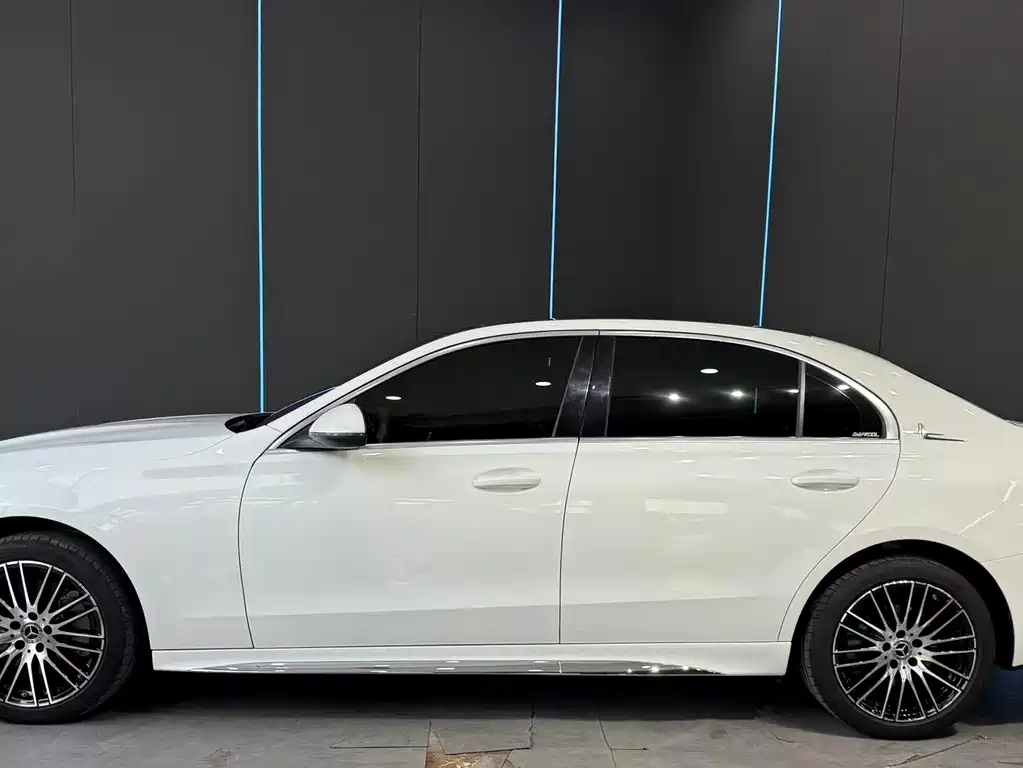 Mercedes-Benz C-Class — миниатюра 4