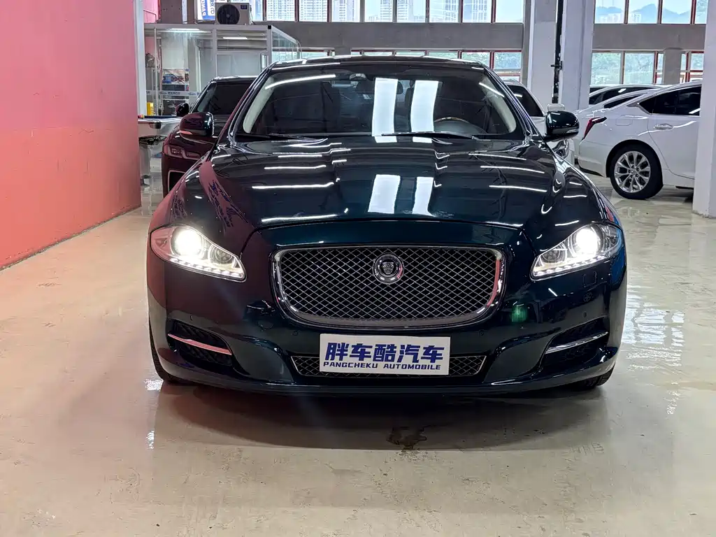 Jaguar XJ — миниатюра 2
