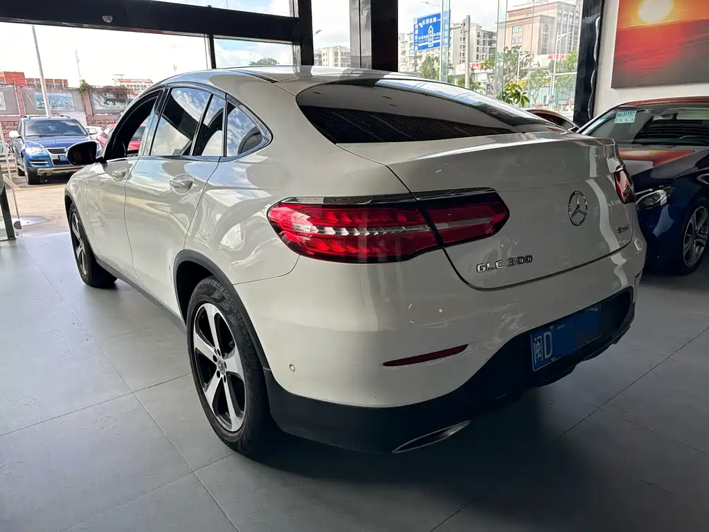 Mercedes-Benz GLC 2019 GLC 200 4MATIC SUV