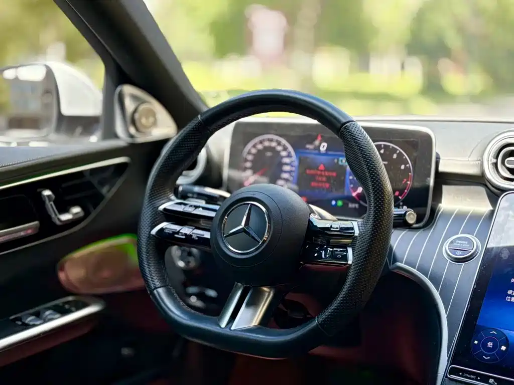 Mercedes-Benz C-Class — миниатюра 3