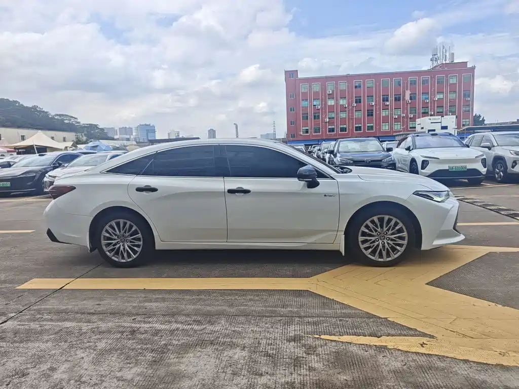 Toyota Avalon 2024 2.5L XLE Luxury