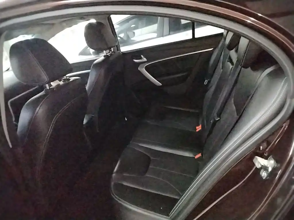 Geely Emgrand — миниатюра 17