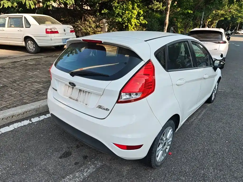 Ford Fiesta — миниатюра 7