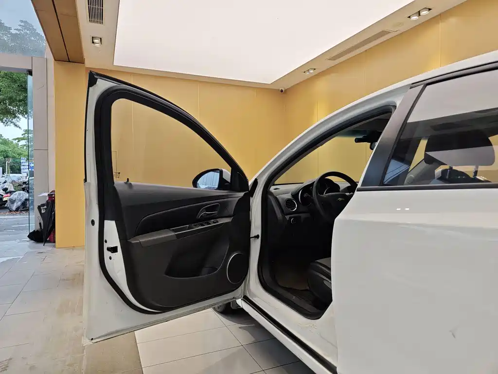 Chevrolet Cruze 2013 1.8L SE AT