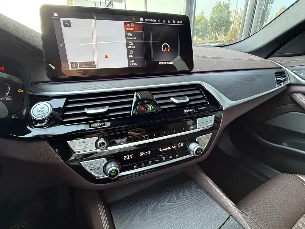 BMW 5 Series — миниатюра 11