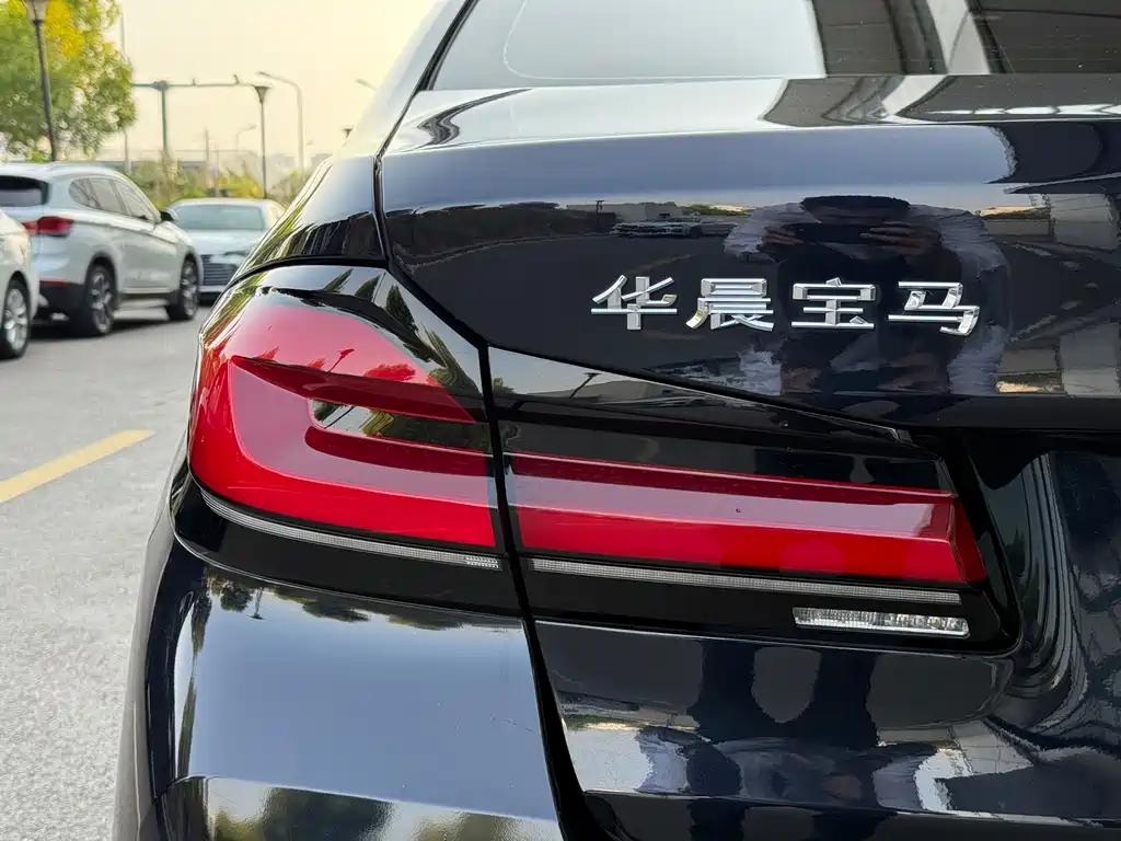 BMW 5 Series — миниатюра 28