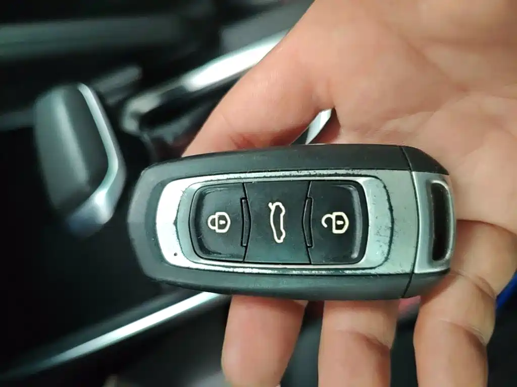 Geely Vision X3 — миниатюра 9
