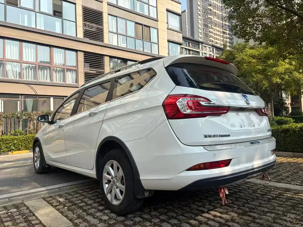 Baojun 310W — миниатюра 5
