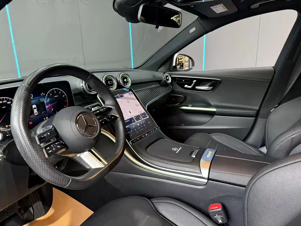 Mercedes-Benz C-Class — миниатюра 11