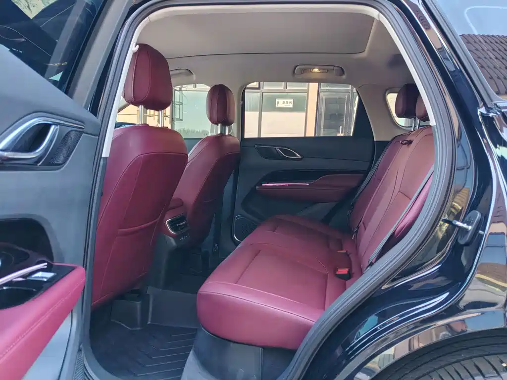 Hongqi Hongqi HS3 PHEV — миниатюра 5
