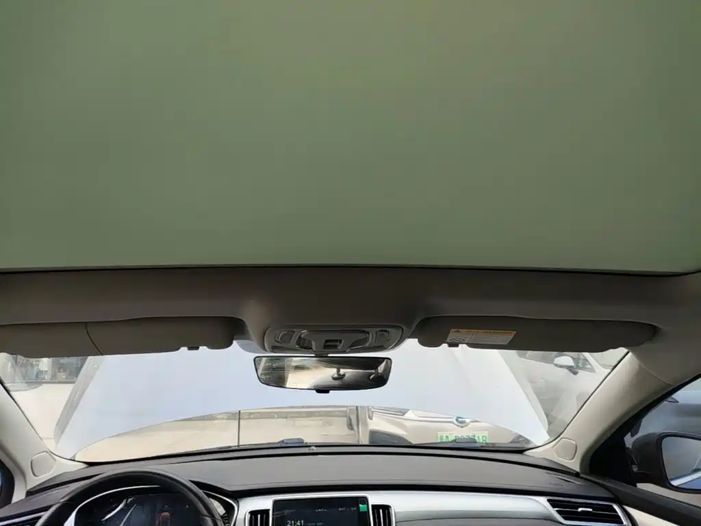 Roewe i6 MAX New Energy — миниатюра 18