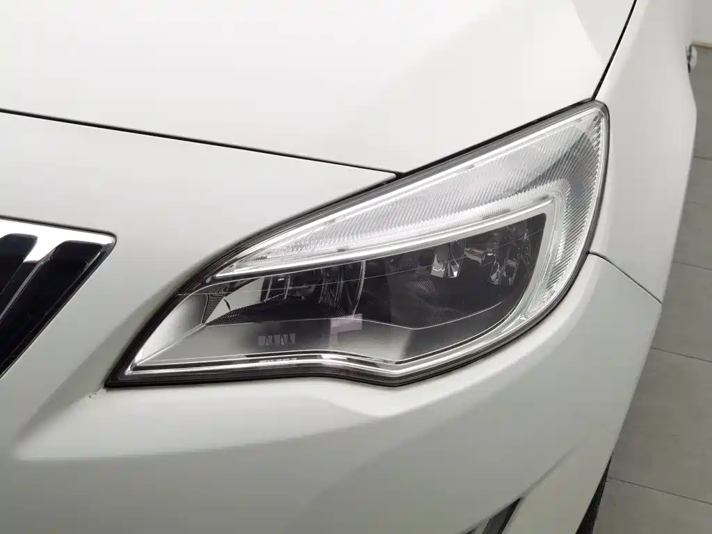 Buick Excelle 2013 XT 1.6L AT Fashion