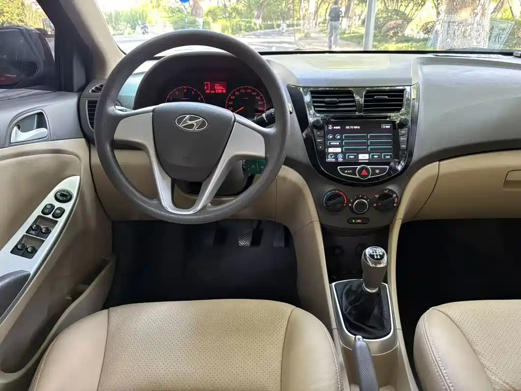 Hyundai Verna — миниатюра 10