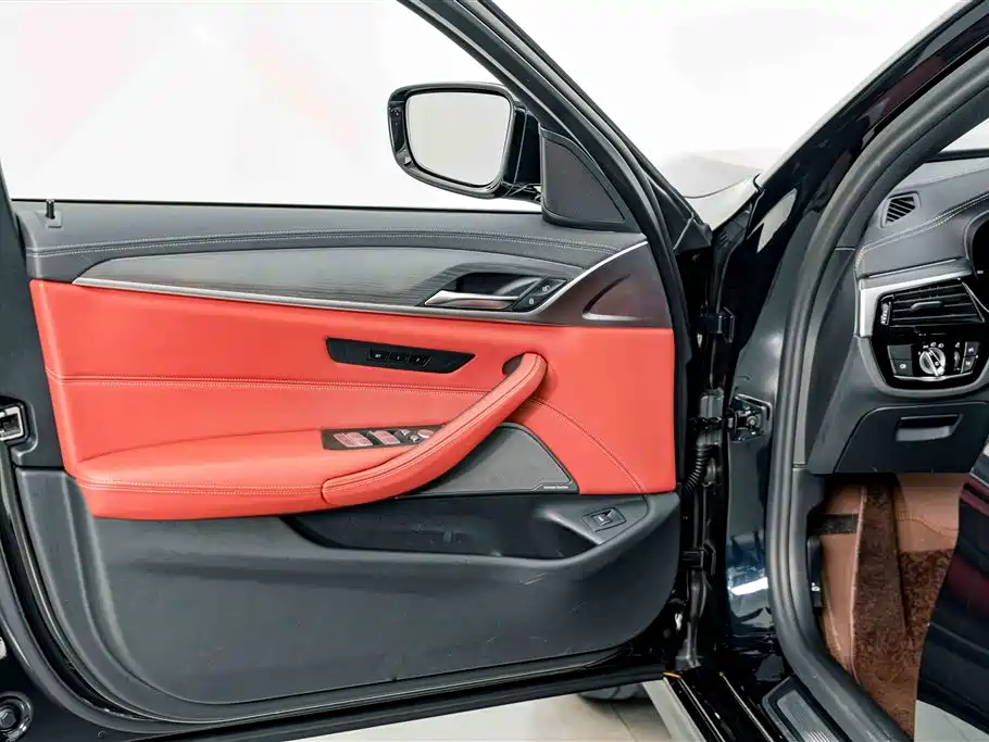 BMW 5 Series — миниатюра 15
