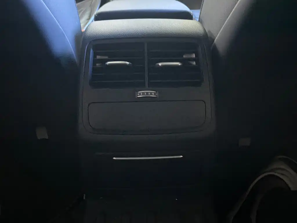 Audi A4L — миниатюра 27