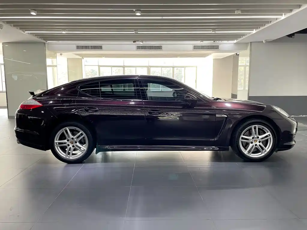 Porsche Panamera 2013 Panamera Platinum Edition 3.6L
