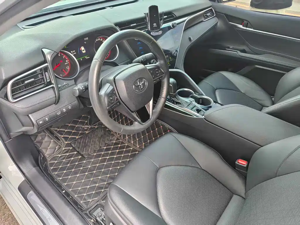 Toyota Camry — миниатюра 10