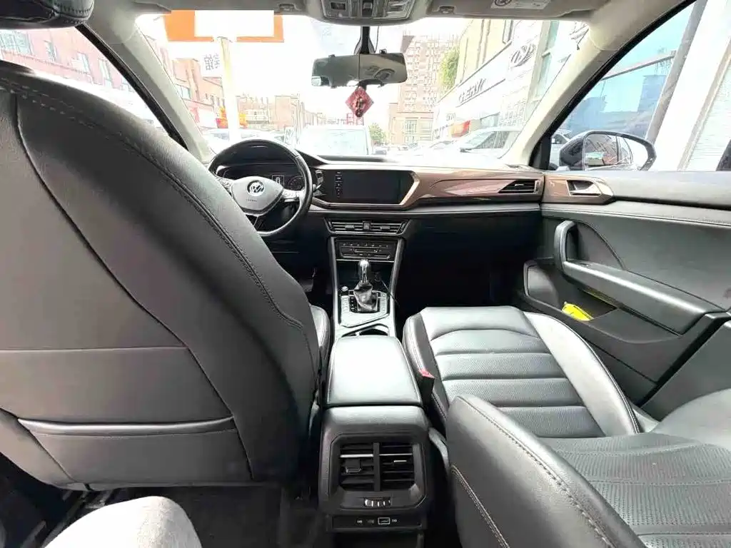 Volkswagen Tharu — миниатюра 5