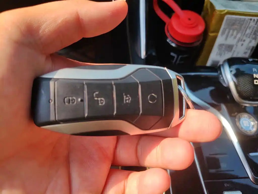 BYD Tang New Energy — миниатюра 9