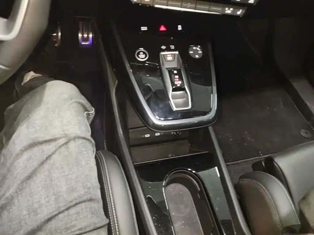 Audi Q4 e-tron — миниатюра 14
