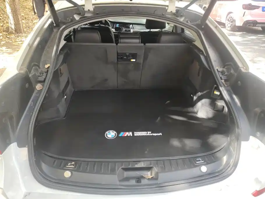 BMW 5 Series GT — миниатюра 4