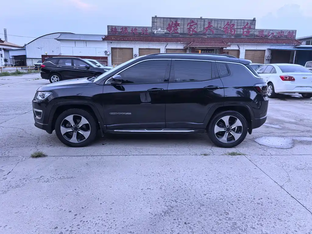 Jeep Compass — миниатюра 4
