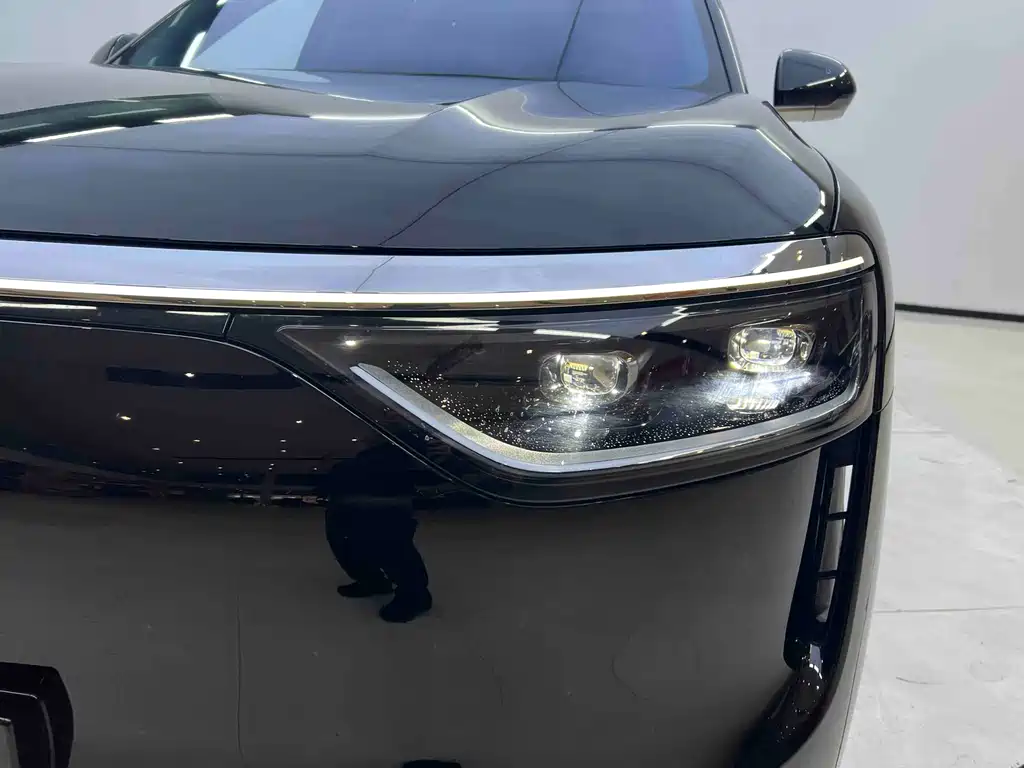 AITO ASK THE WORLD M8