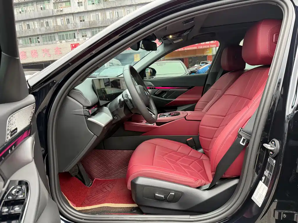 BMW 5 Series — миниатюра 7