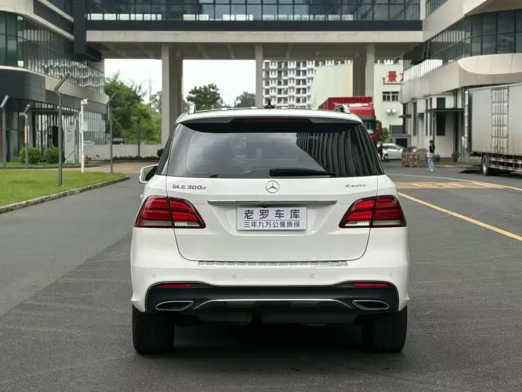 Mercedes-Benz GLE (Import) — миниатюра 8