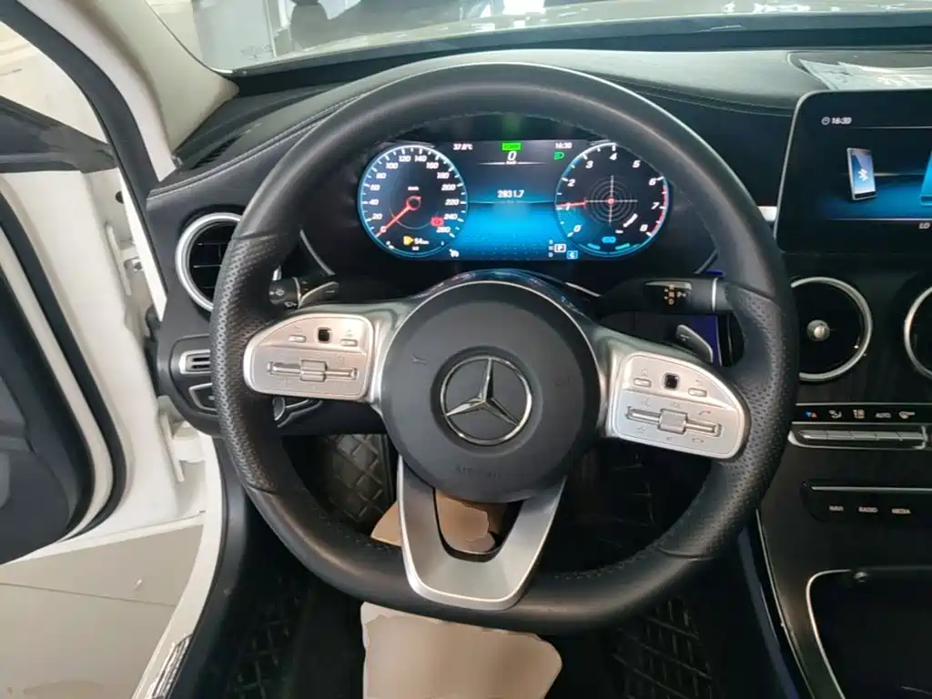 Mercedes-Benz C-Class — миниатюра 11