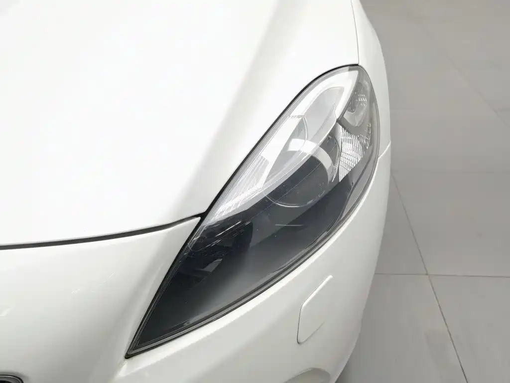 Volvo V40 — миниатюра 7