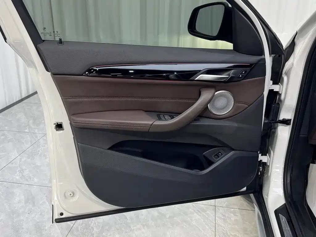 BMW X1 — миниатюра 9