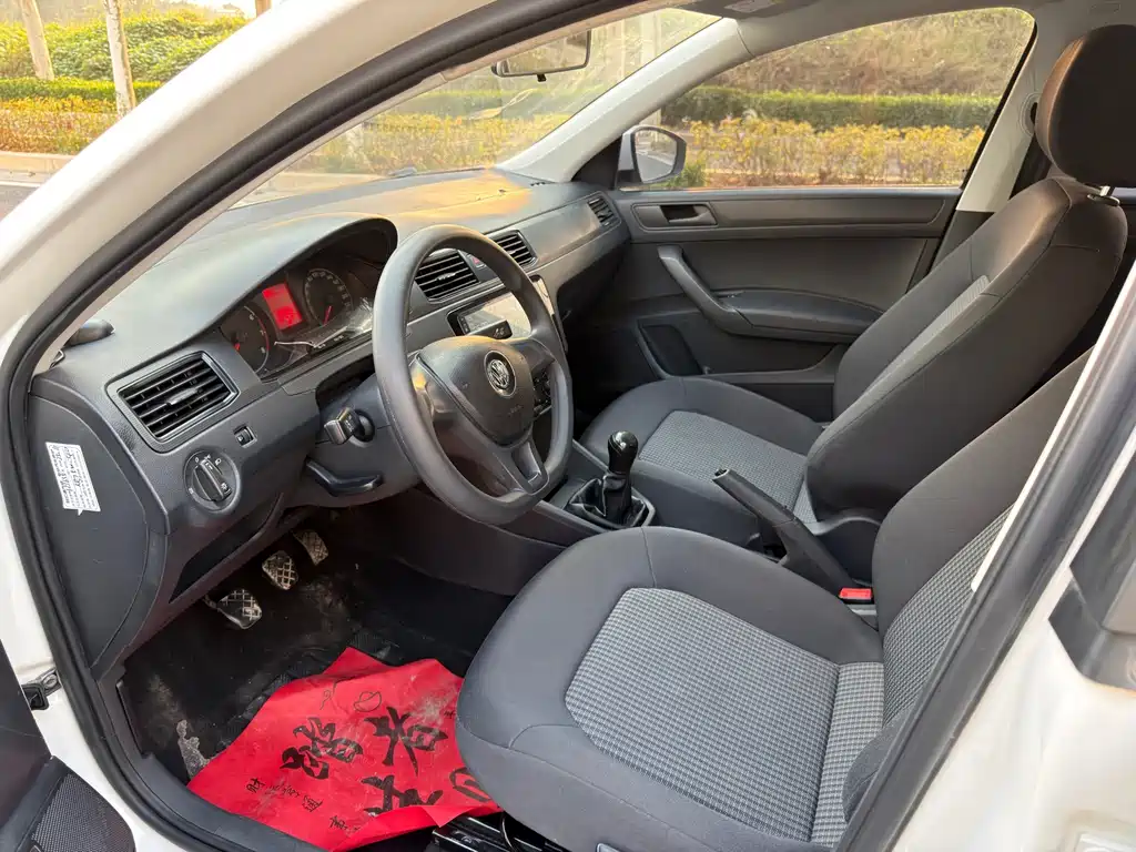 Volkswagen Santana — миниатюра 4