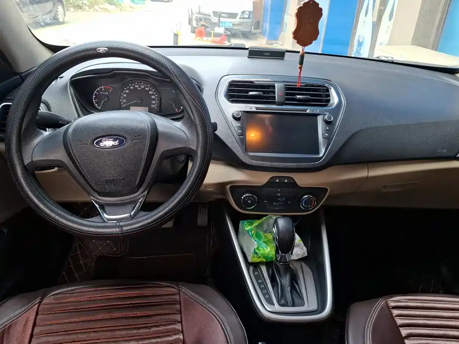 Ford Escort — миниатюра 12