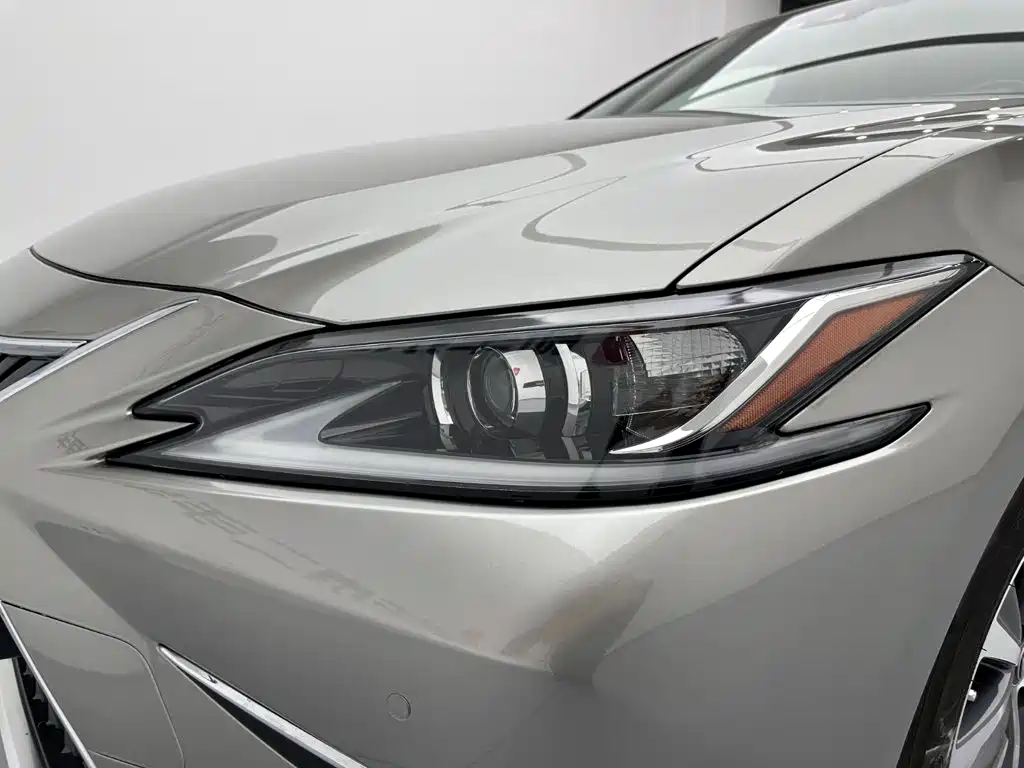 Lexus ES — миниатюра 27