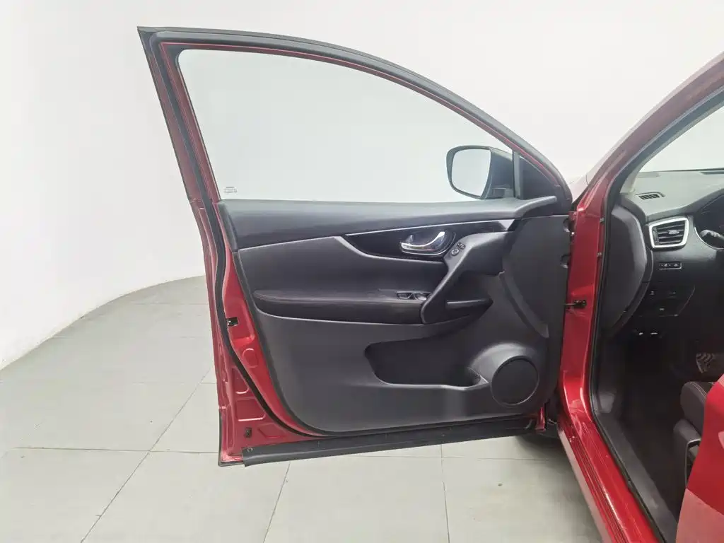 Nissan Qashqai — миниатюра 8